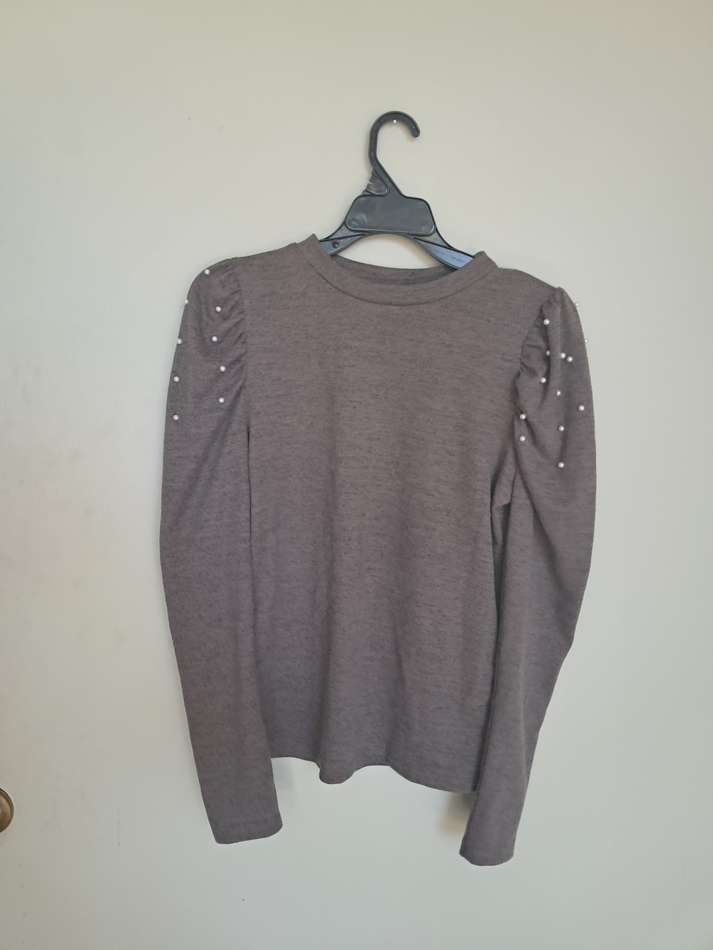 Pearl-Embellished Gray Puff-Sleeve Blouse